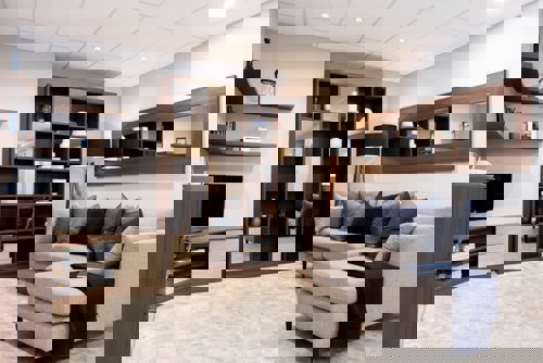 How to decorate a bookcase or bookshelves in your living room 1